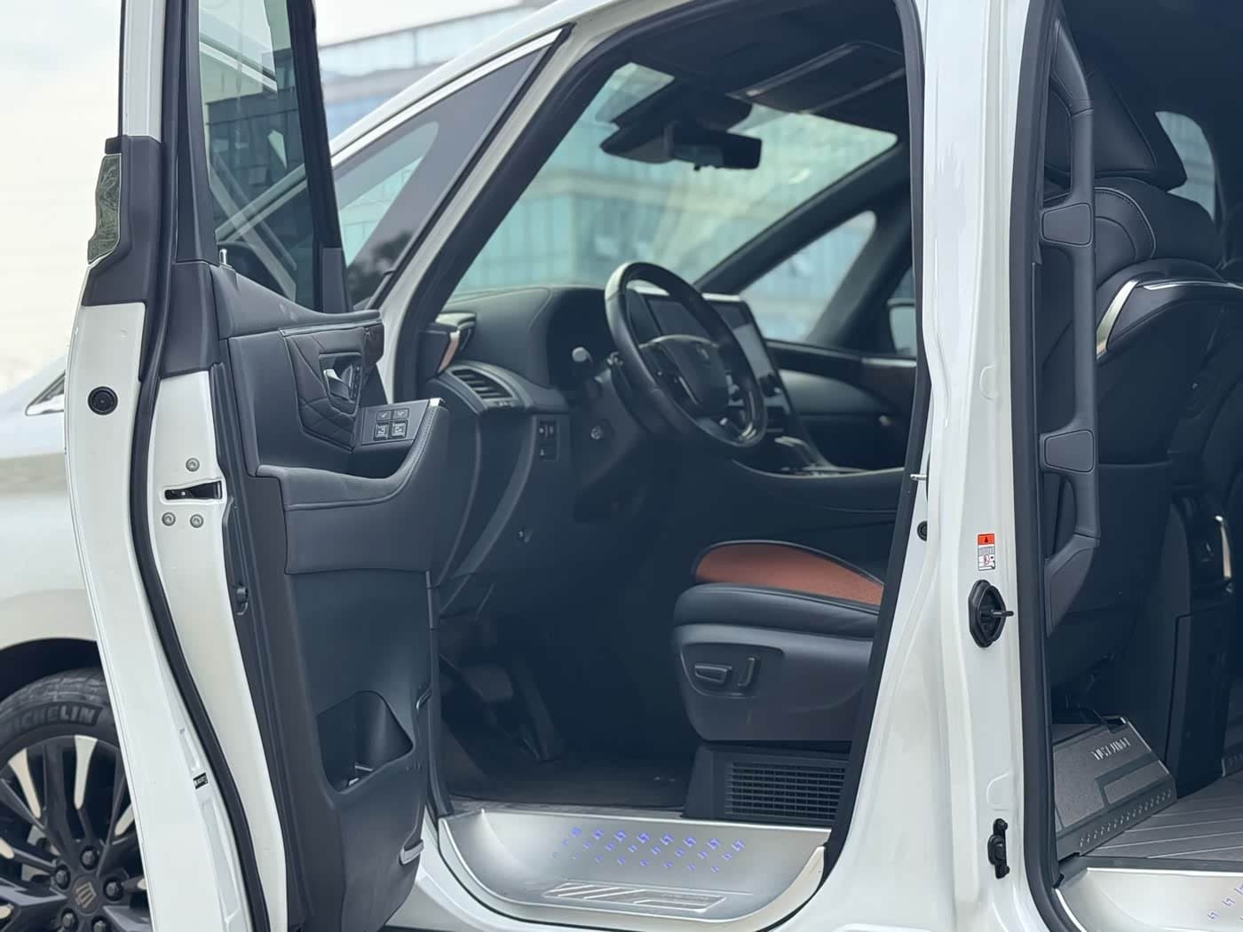 2023 Toyota Vellfire White, 33,000 km, China export – photo 7