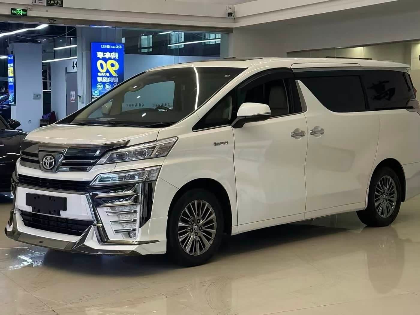 2019 Toyota Vellfire White, 60,000 km, China export – photo 1