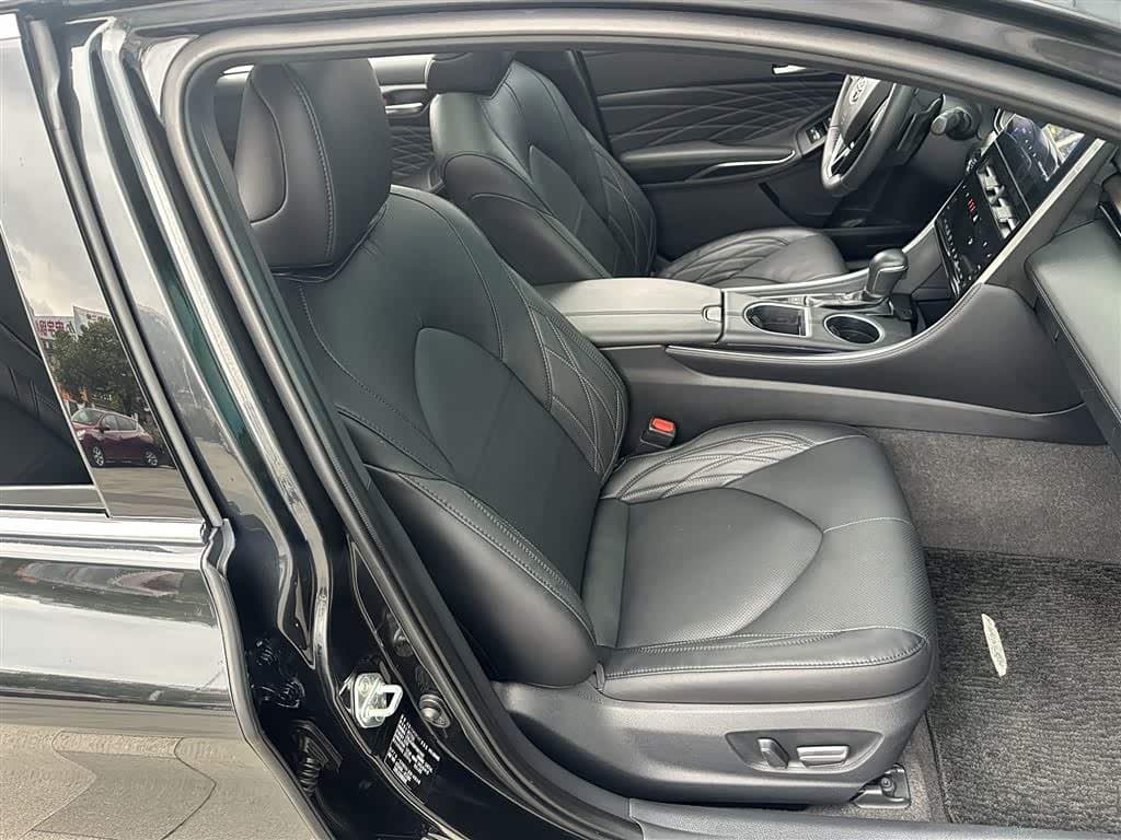 2023 Toyota Avalon Black, 30,500 km, China export – photo 3