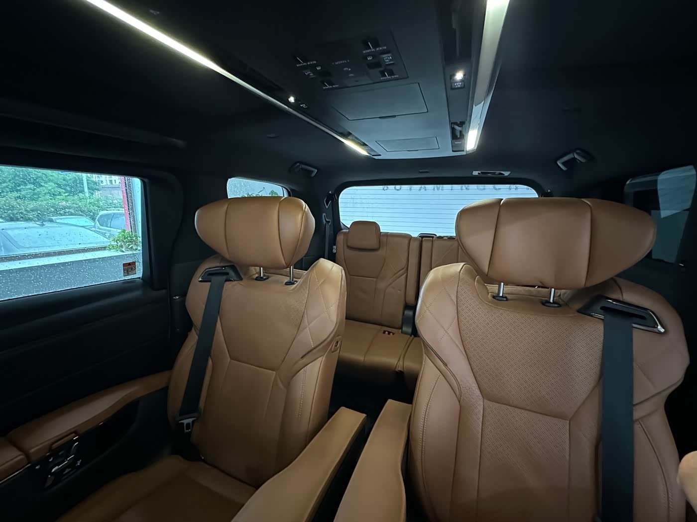 2023 Toyota Alphard 银灰色, 96,000 km, China export – photo 7
