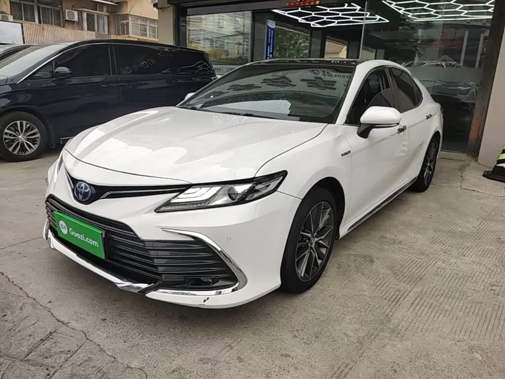 2023 Toyota Camry White, 47,900 km, China export – photo 2