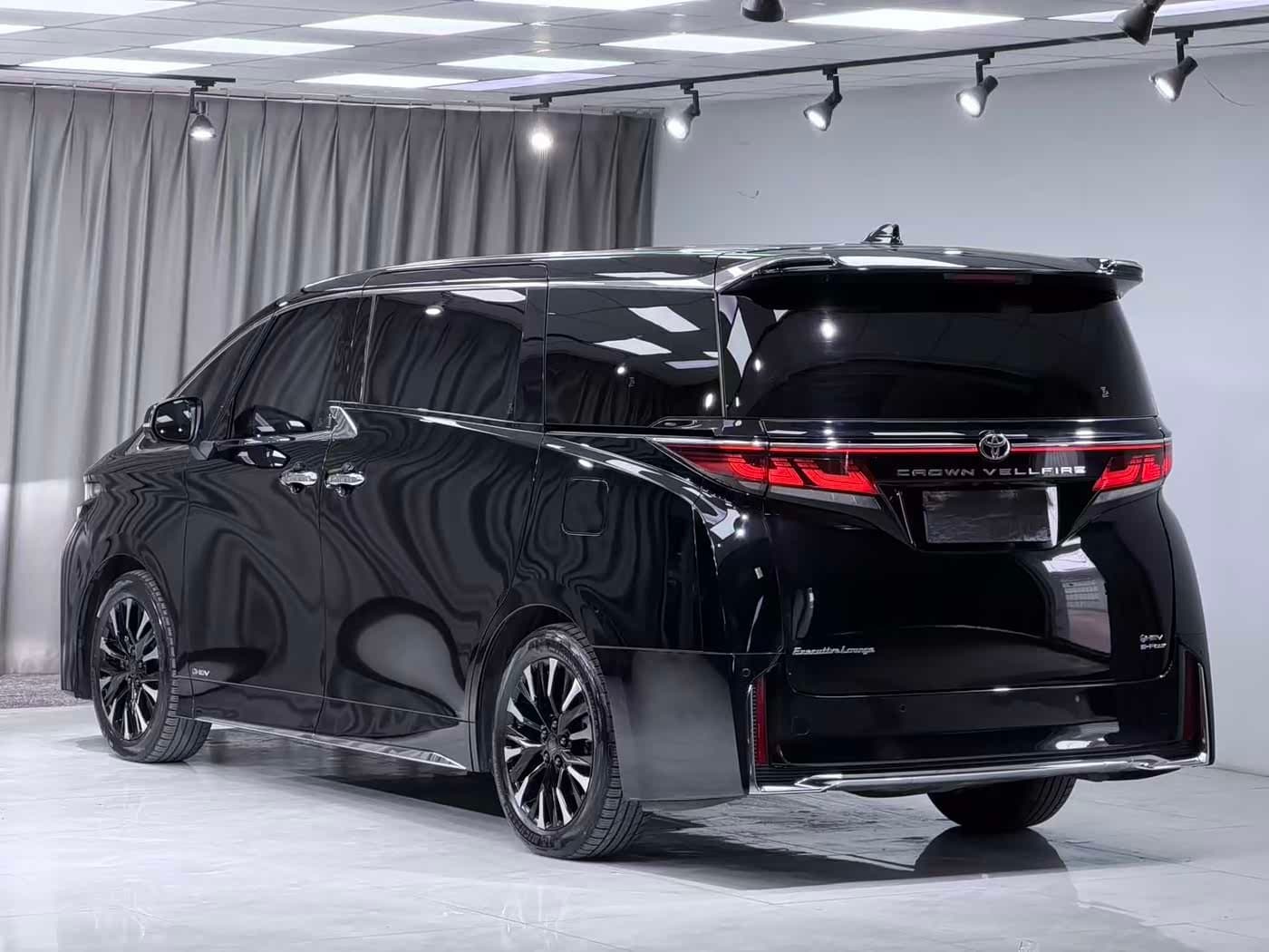 2023 Toyota Vellfire Black, 81,000 km, China export – photo 4