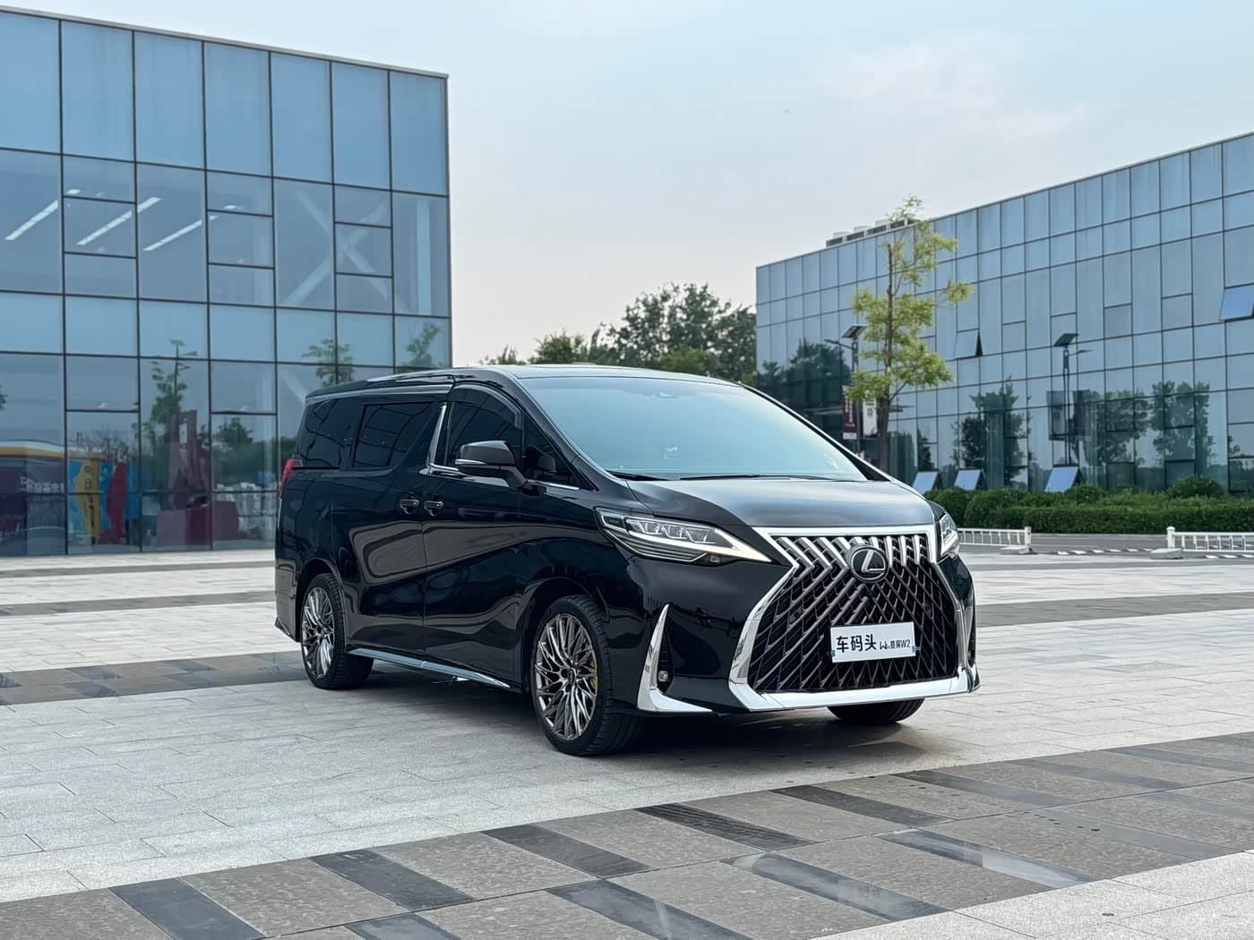 2019 Toyota Vellfire Black, 61,000 km, China export – photo 4
