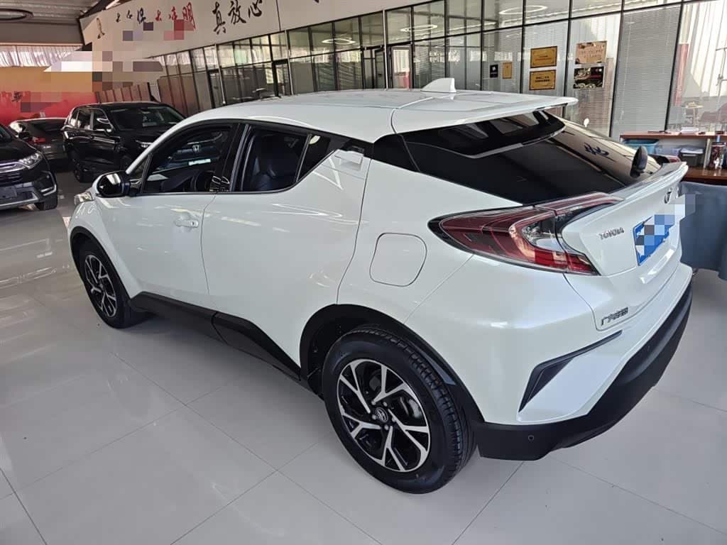 2019 Toyota C-HR White, 56,800 km, China export – photo 7