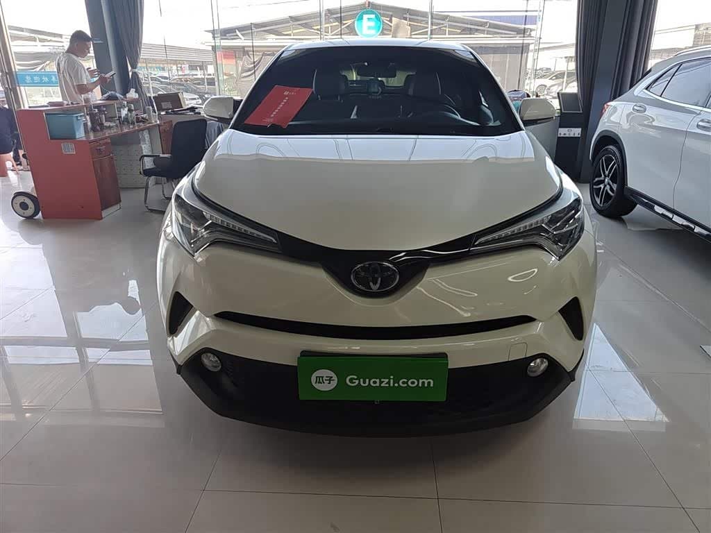 2019 Toyota C-HR White, 56,800 km, China export – photo 3