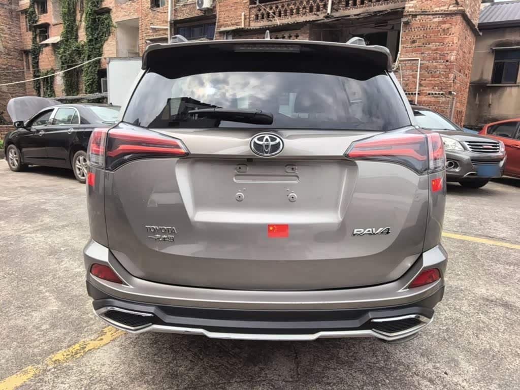 2016 Toyota RAV4 银灰色, 111,300 km, China export – photo 6