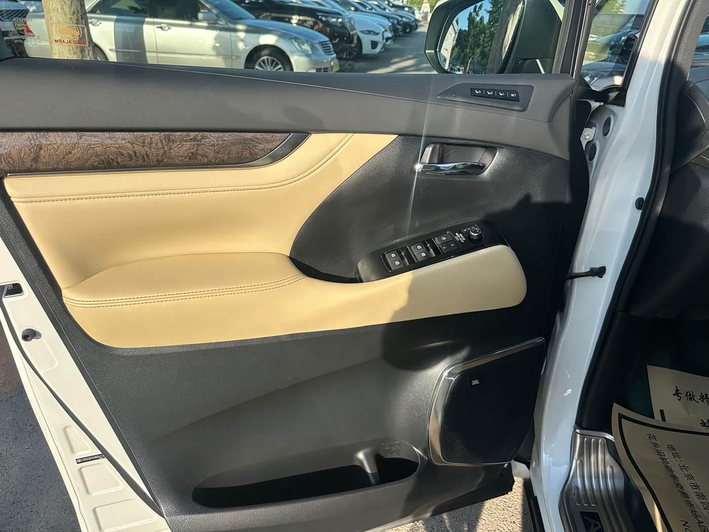2019 Toyota Alphard White, 145,000 km, China export – photo 3