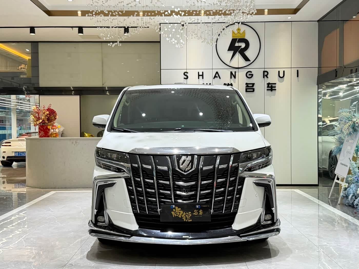 2015 Toyota Alphard White, 100,000 km, China export – photo 2
