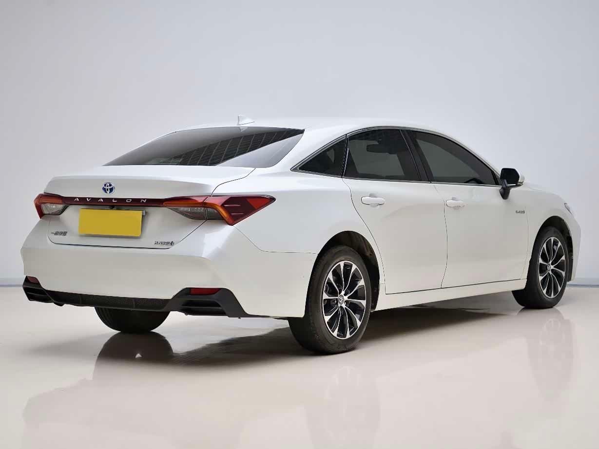 2023 Toyota Avalon White, 27,700 km, China export – photo 4