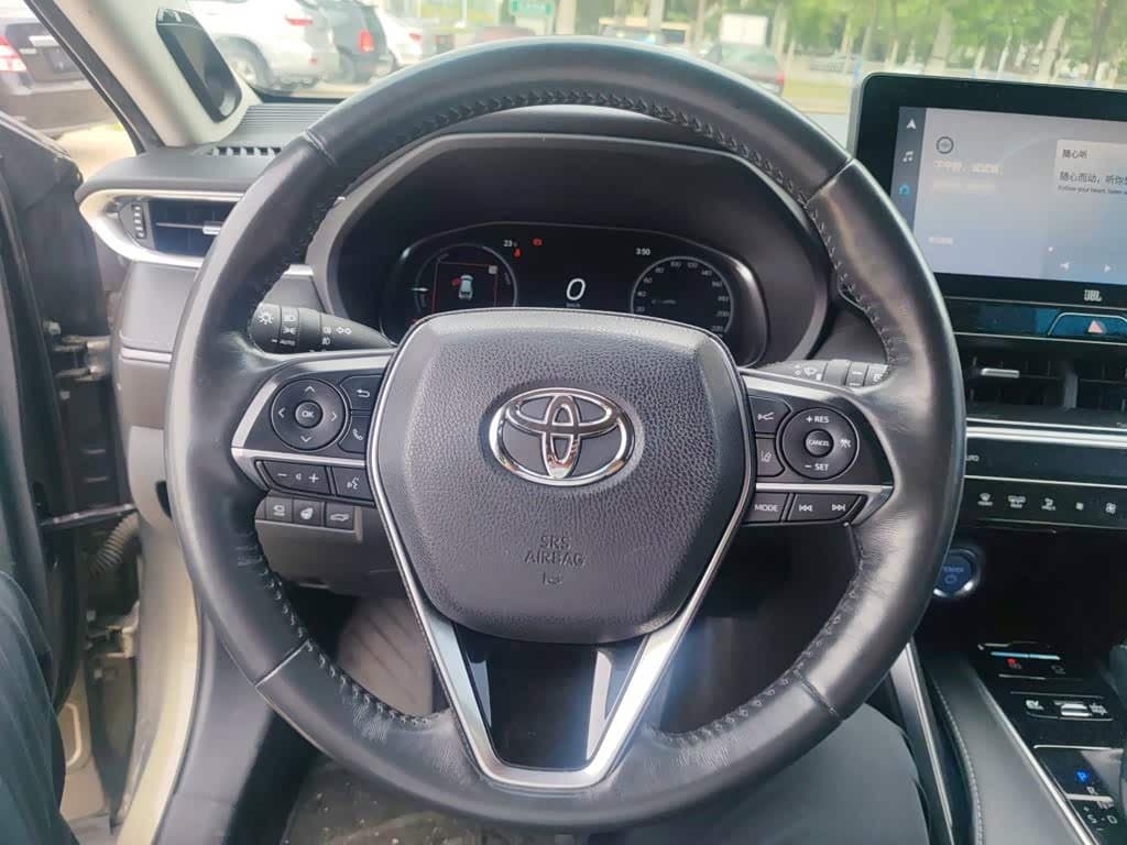 2021 Toyota Lingfang HARRIER 银灰色, 44,300 km, China export – photo 3