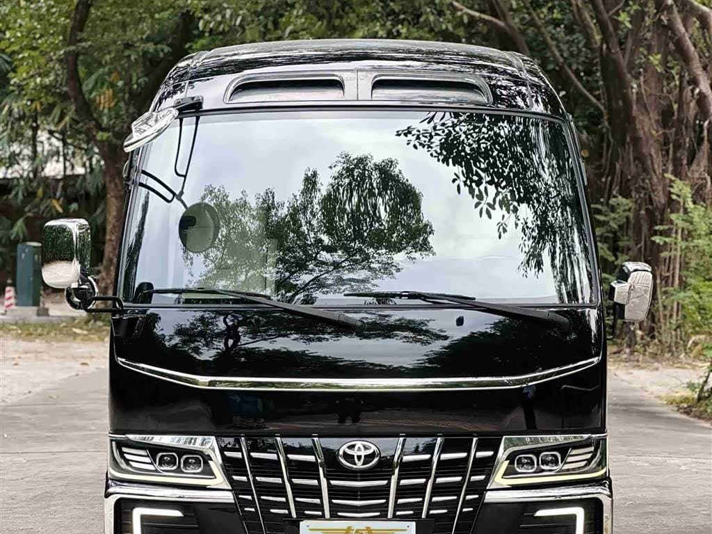 -- Toyota Coaster Black, 12,000 km, China export – photo 2