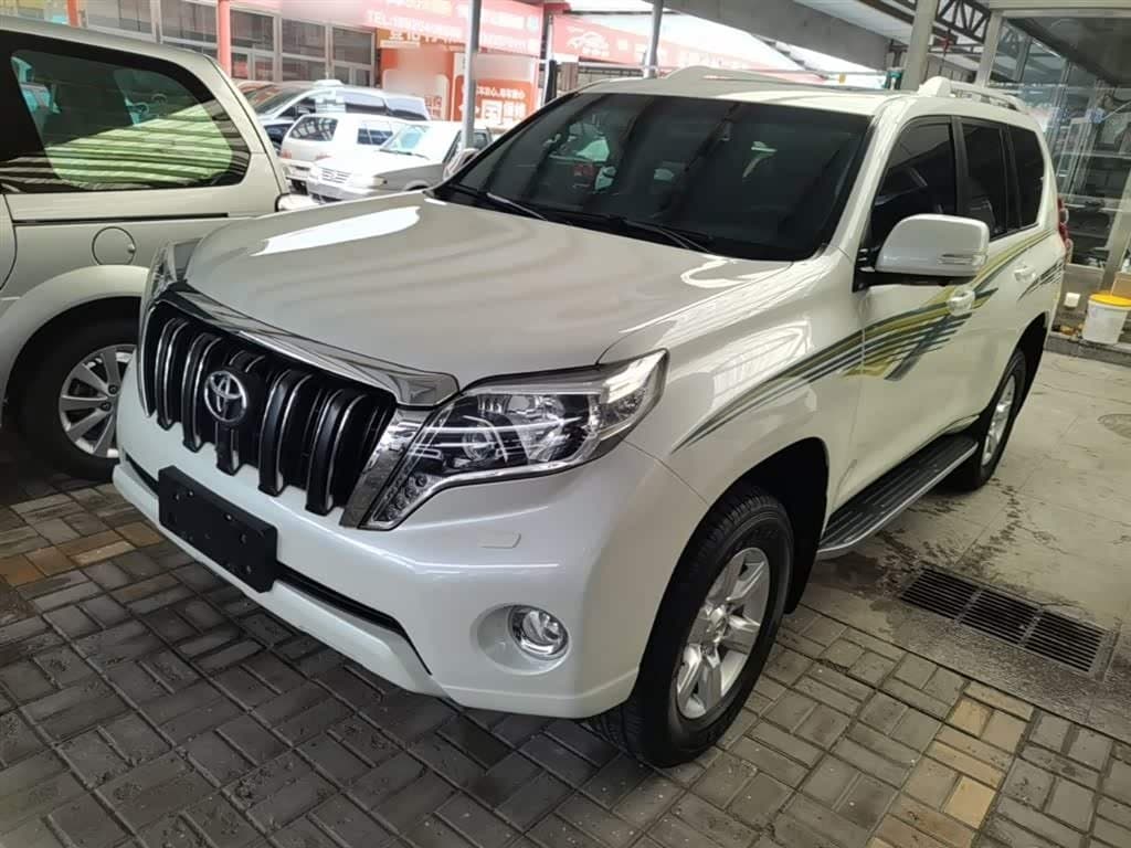 2015 Toyota Prado White, 141,900 km, China export – photo 2