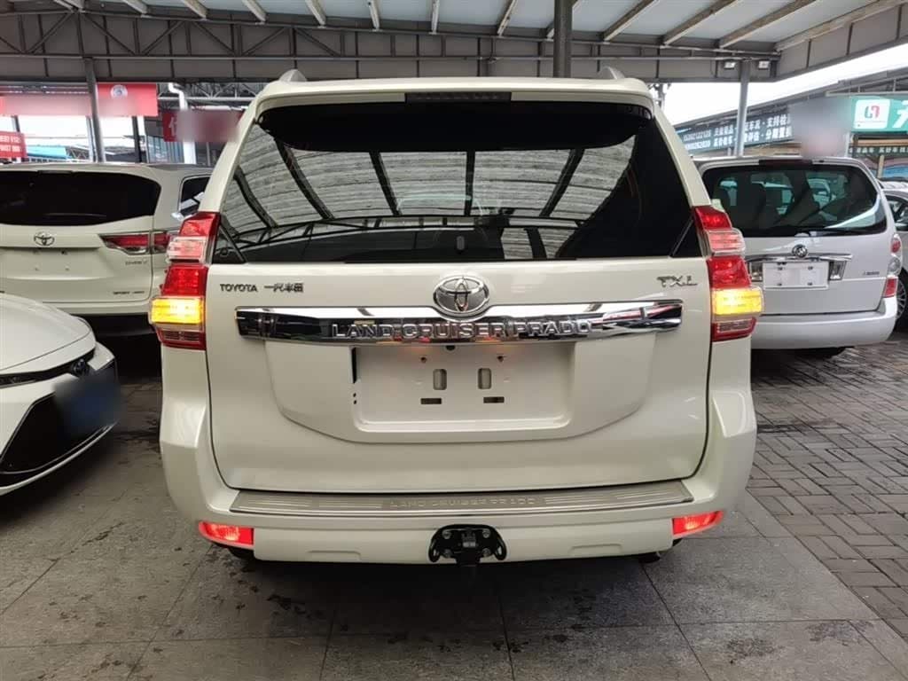 2015 Toyota Prado White, 141,900 km, China export – photo 6