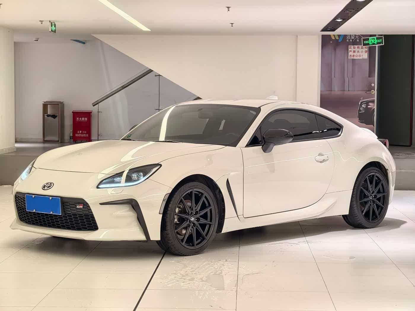 2022 Toyota 86 White, 27,000 km, China export – photo 1