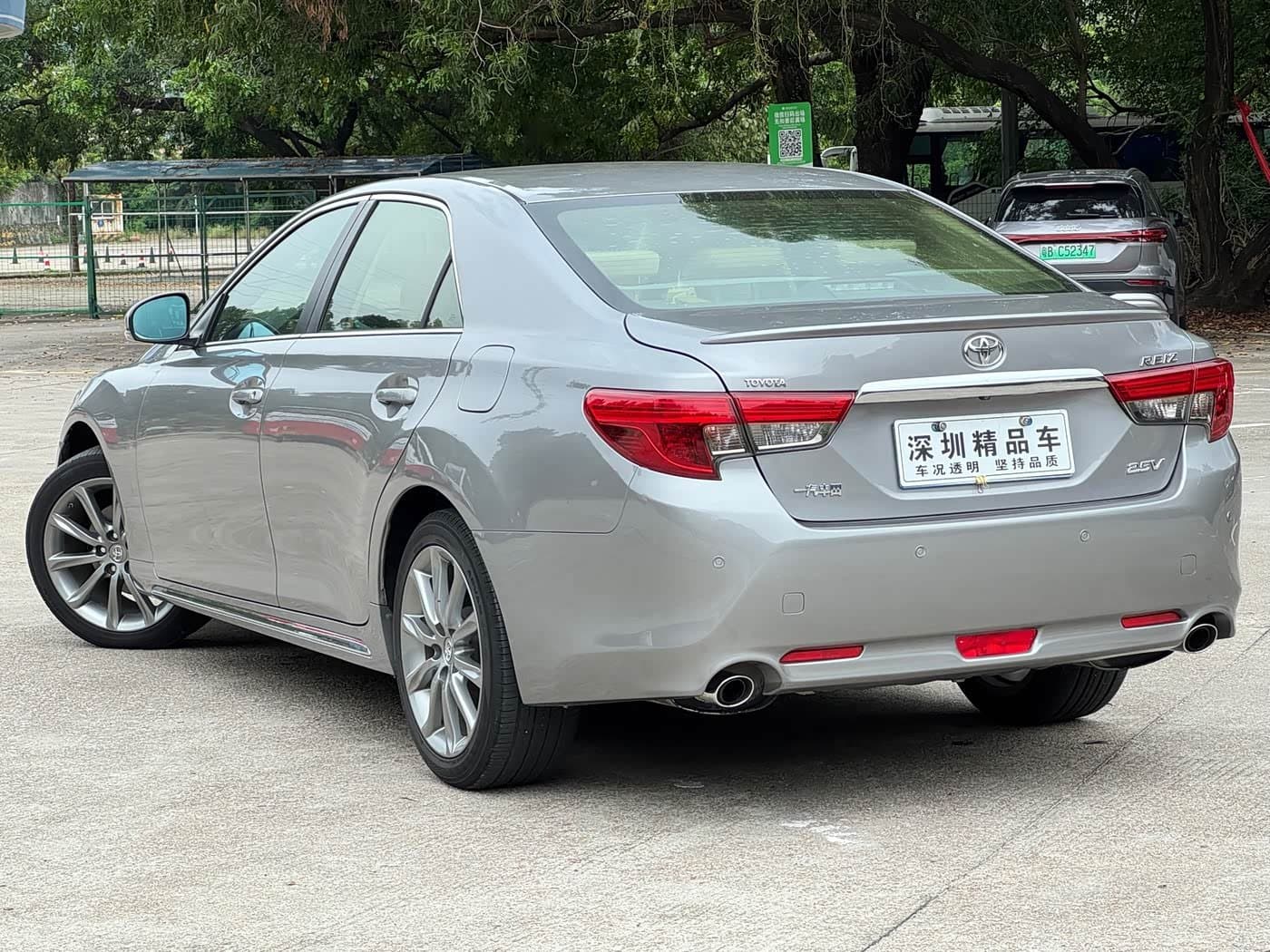 2013 Toyota Reiz 银灰色, 59,000 km, China export – photo 3