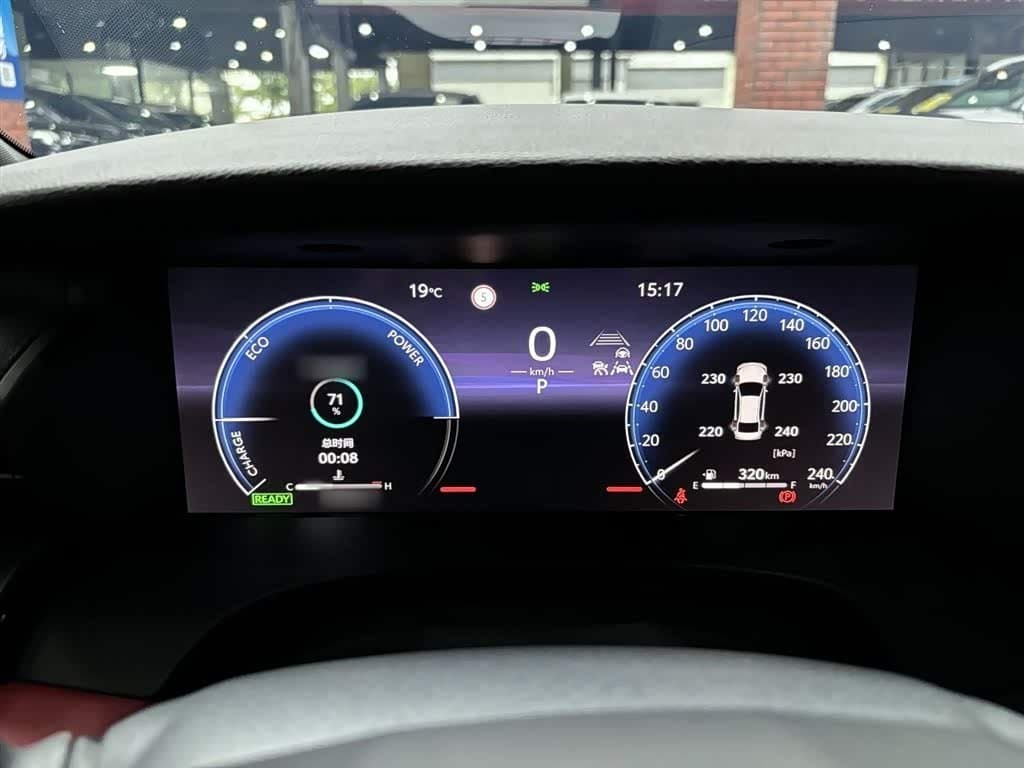 2024 Toyota Camry White, 33,700 km, China export – photo 4