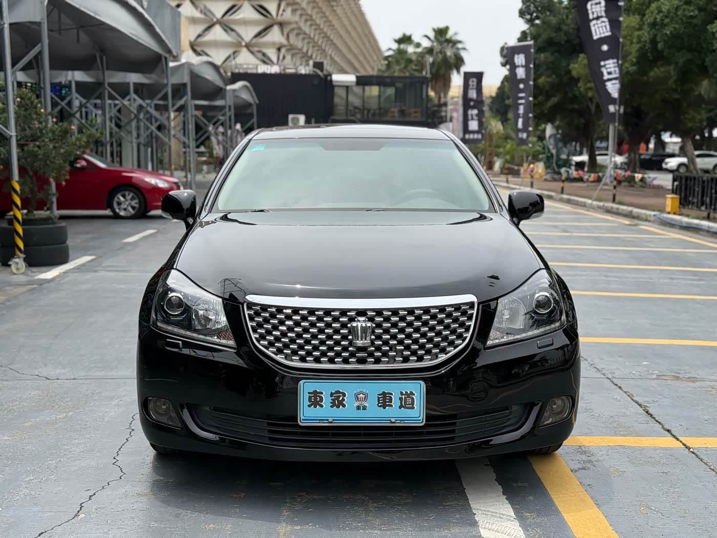 2011 Toyota Crown Black, 140,000 km, China export – photo 2