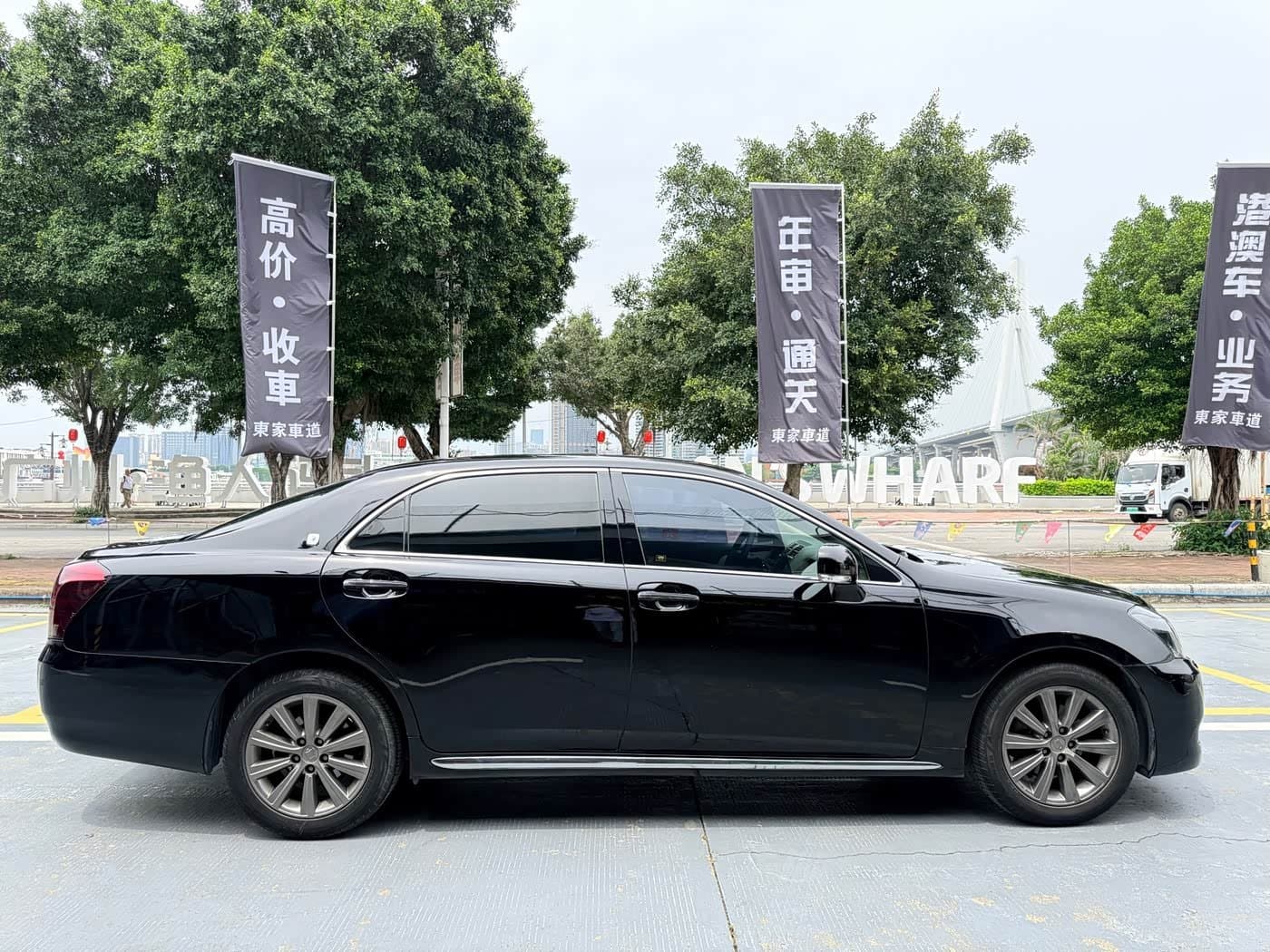 2011 Toyota Crown Black, 140,000 km, China export – photo 4