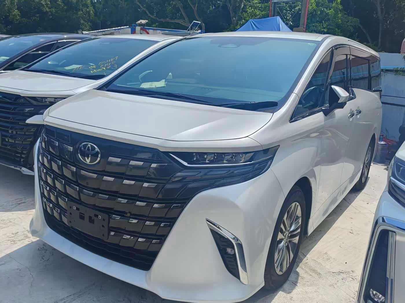 2023 Toyota Alphard White, 35,000 km, China export – photo 1