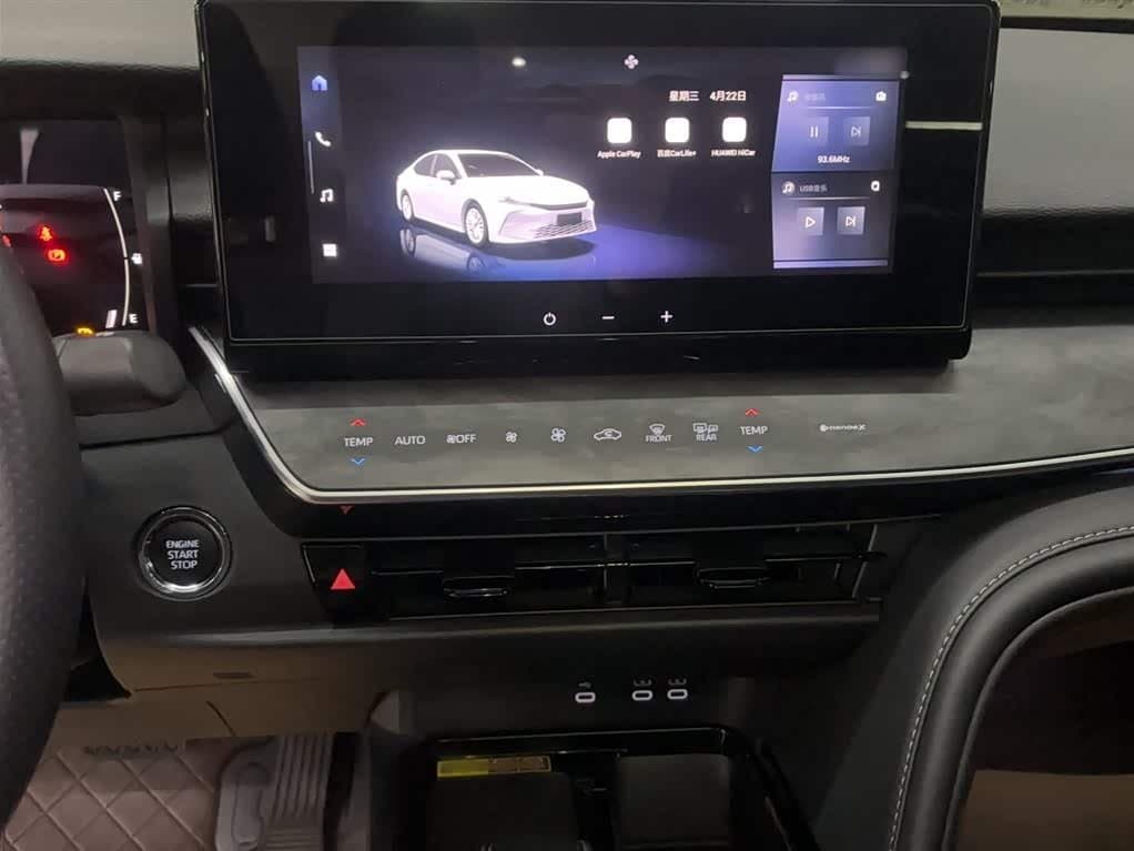 2024 Toyota Camry White, 28,400 km, China export – photo 7