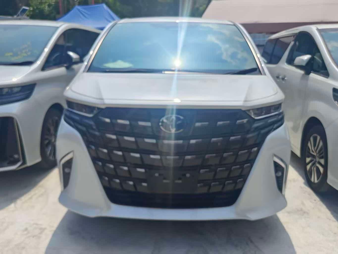 2023 Toyota Alphard White, 35,000 km, China export – photo 2