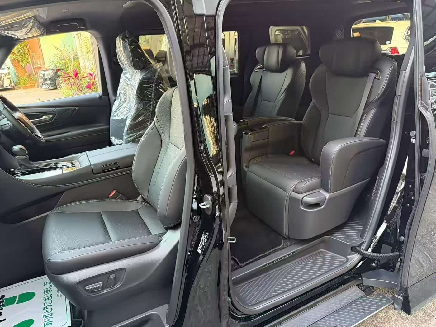 2022 Toyota Alphard Black, 7,000 km, China export – photo 7