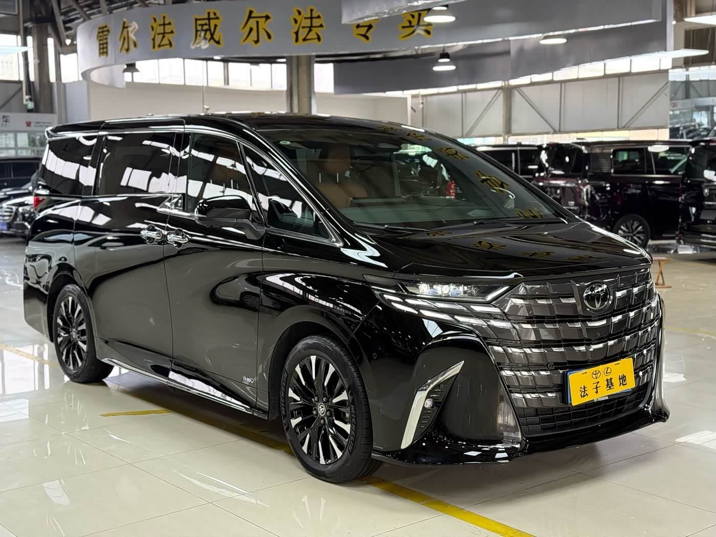 2023 Toyota Alphard Black, 50,000 km, China export – photo 5
