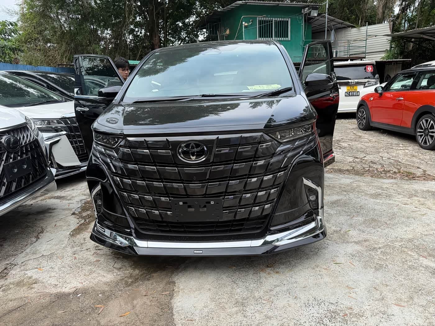 2025 Toyota Alphard Black, 100 km, China export – photo 1