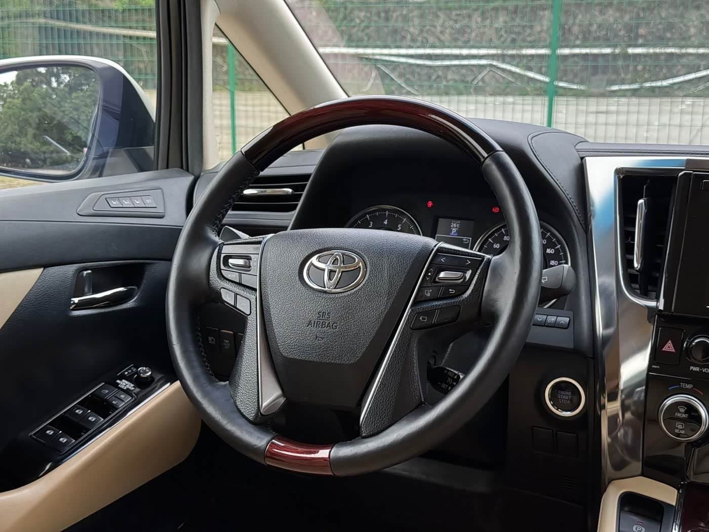 2015 Toyota Alphard White, 150,000 km, China export – photo 6