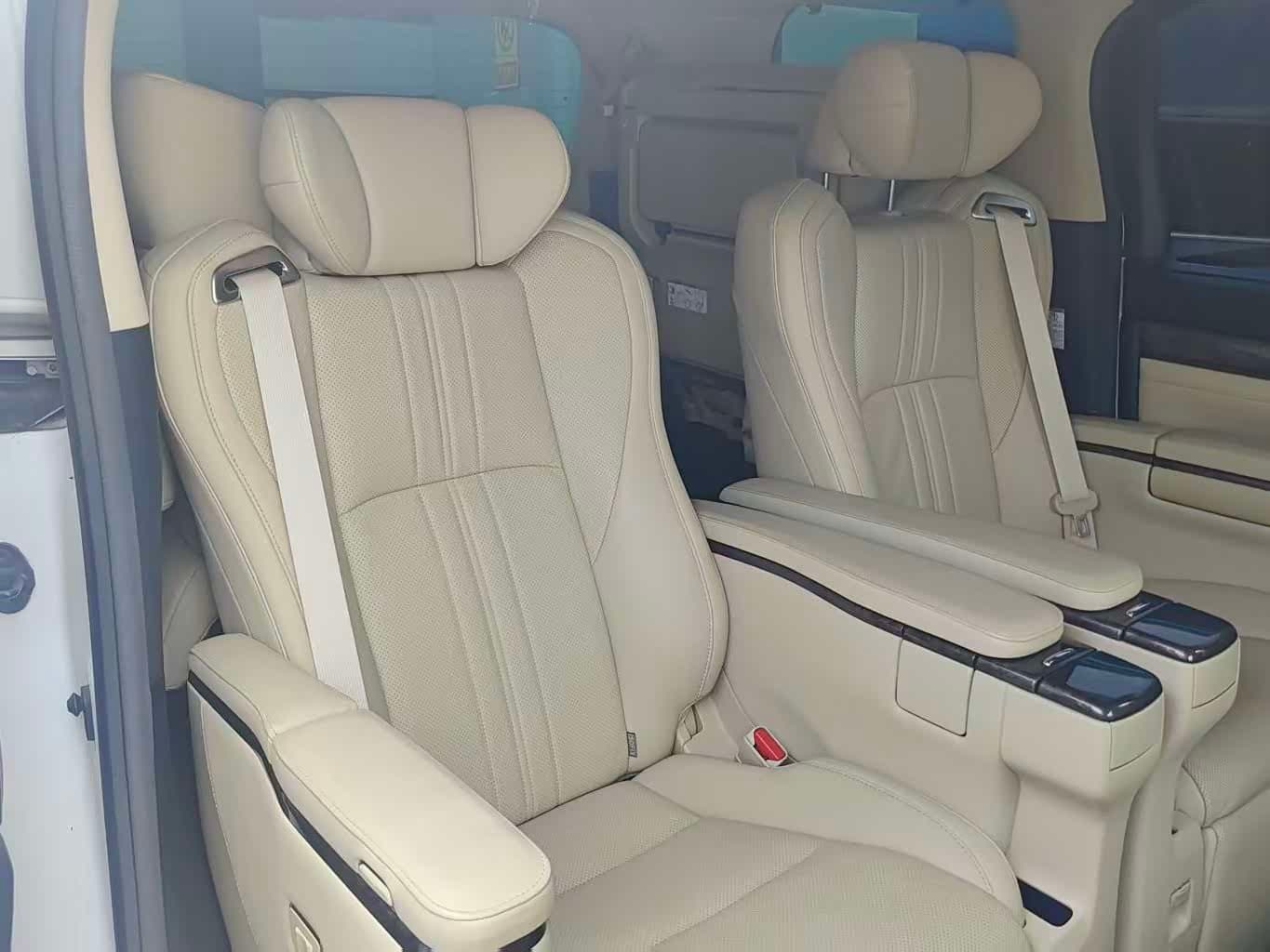 2023 Toyota Alphard White, 35,000 km, China export – photo 7