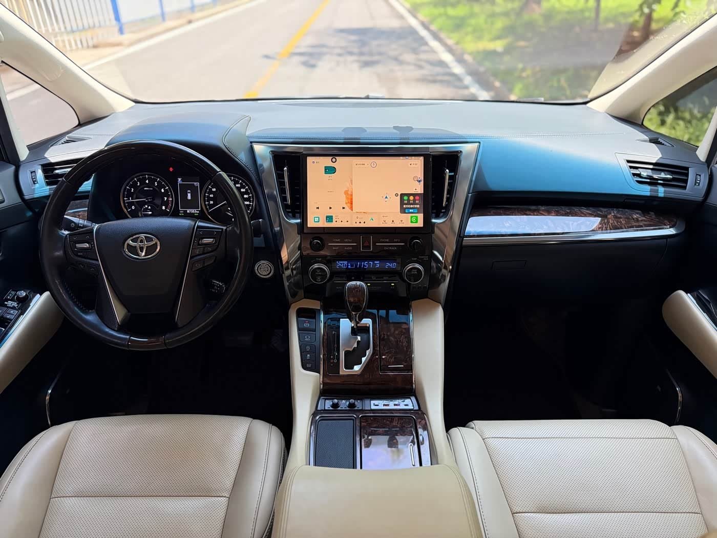 2018 Toyota Alphard White, 87,000 km, China export – photo 5