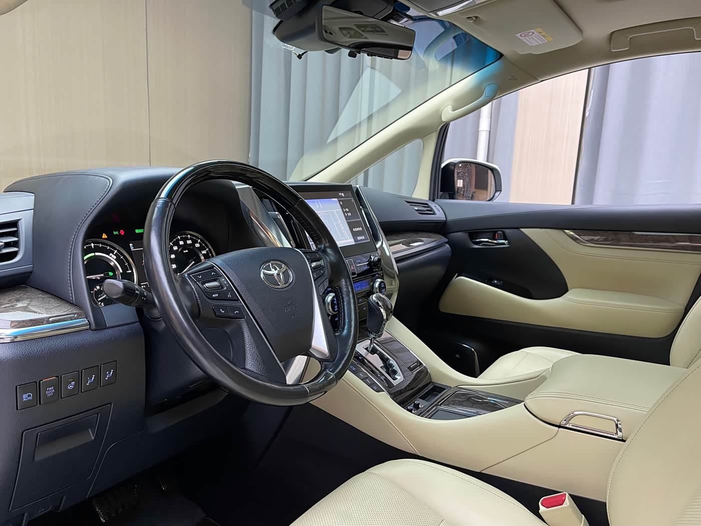 2020 Toyota Alphard White, 120,000 km, China export – photo 4