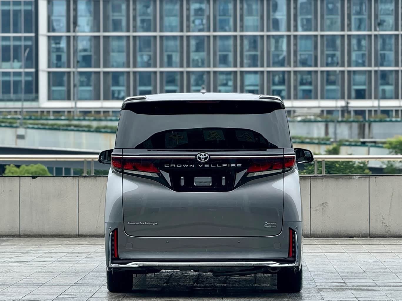 2023 Toyota Vellfire 银灰色, 17,000 km, China export – photo 4
