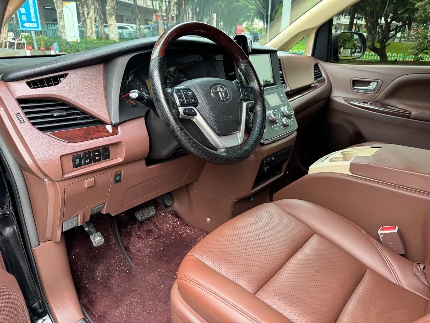2015 Toyota Sienna Black, 130,000 km, China export – photo 5