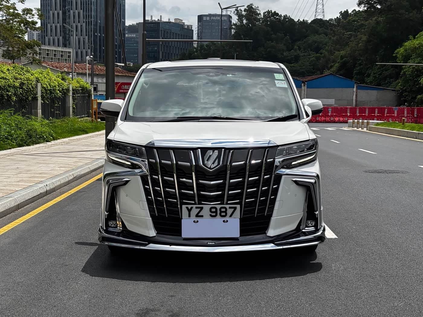 2018 Toyota Alphard White, 40,000 km, China export – photo 2