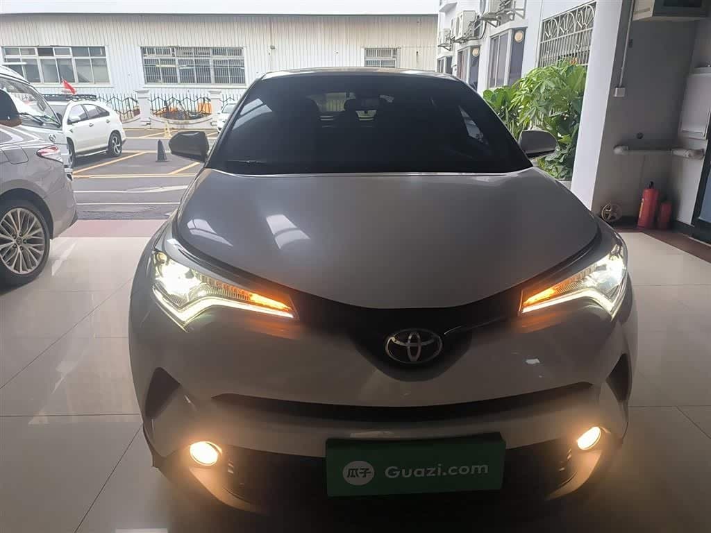 2018 Toyota C-HR White, 56,400 km, China export – photo 3