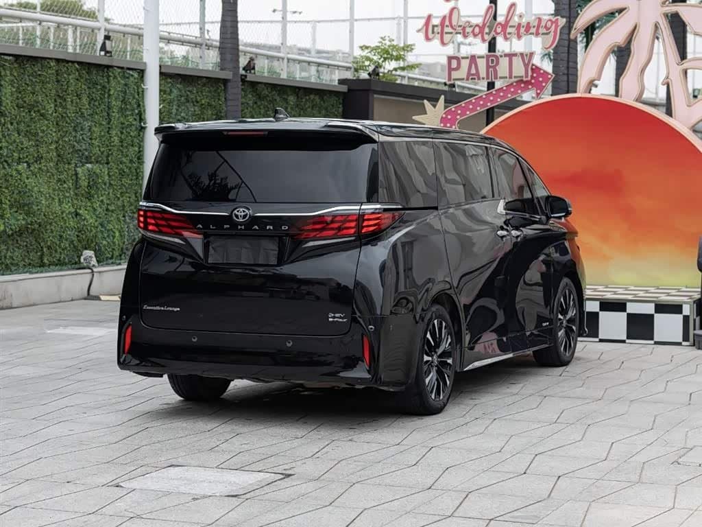 2023 Toyota Alphard Black, 68,000 km, China export – photo 4