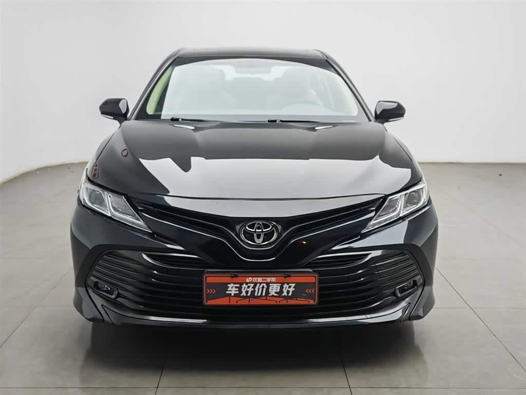 2017 Toyota Camry Black, 70,200 km, China export – photo 3