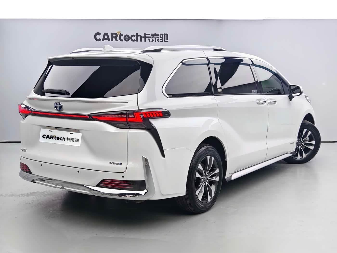 2024 Toyota Sienna White, 16,000 km, China export – photo 3