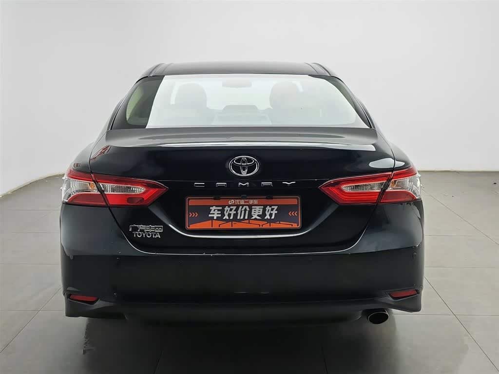 2017 Toyota Camry Black, 70,200 km, China export – photo 4