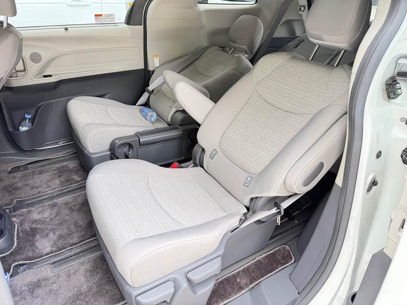 2024 Toyota Sienna White, 16,000 km, China export – photo 6