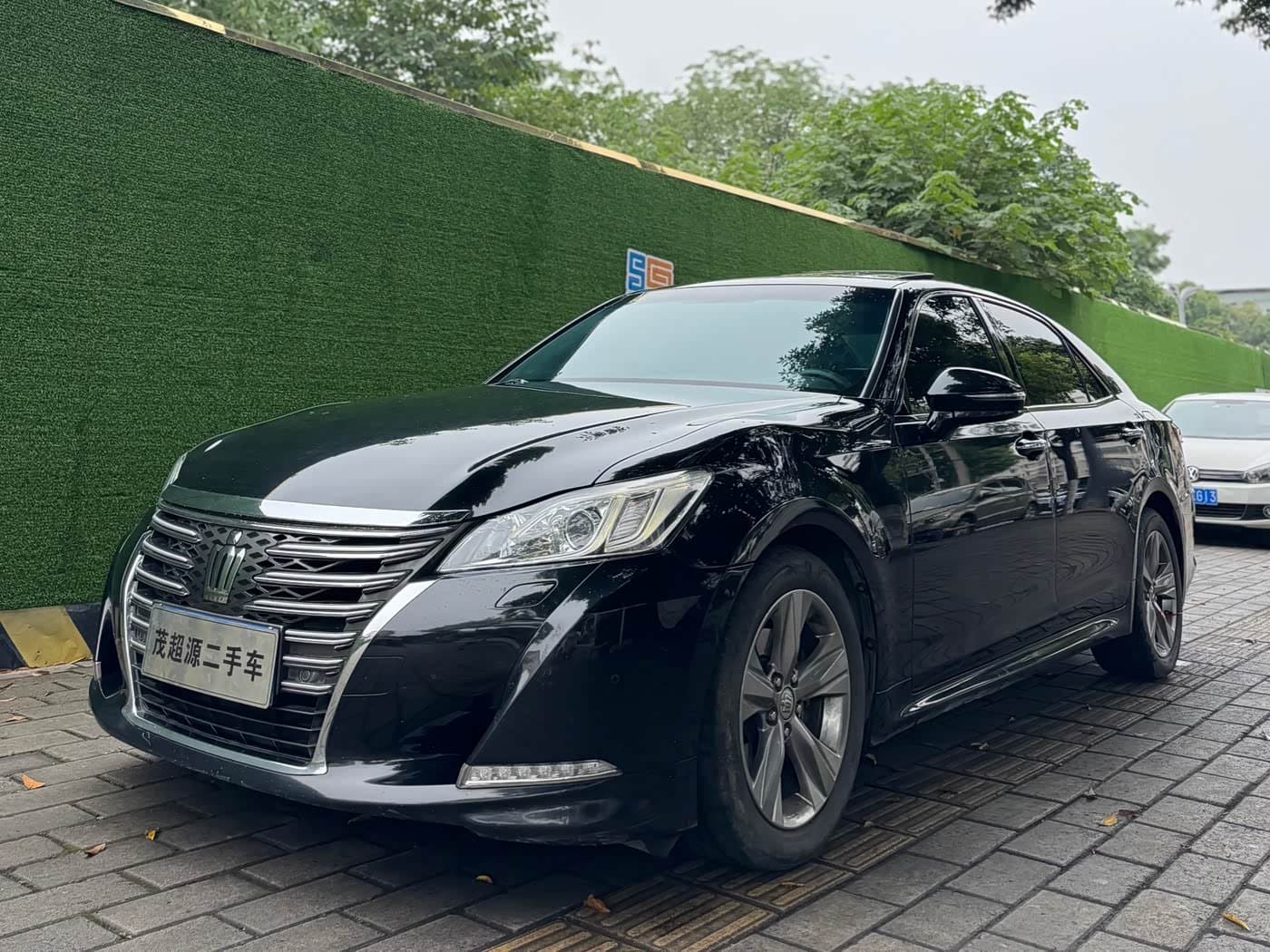 2015 Toyota Crown Black, 160,000 km, China export – photo 1