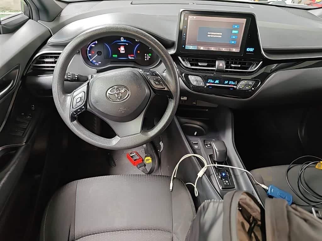 2020 Toyota C-HR EV White, 96,800 km, China export – photo 6