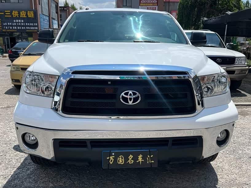 2011 Toyota Tundra White, 140,000 km, China export – photo 2
