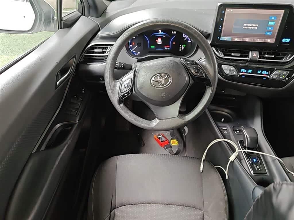 2020 Toyota C-HR EV White, 96,800 km, China export – photo 7