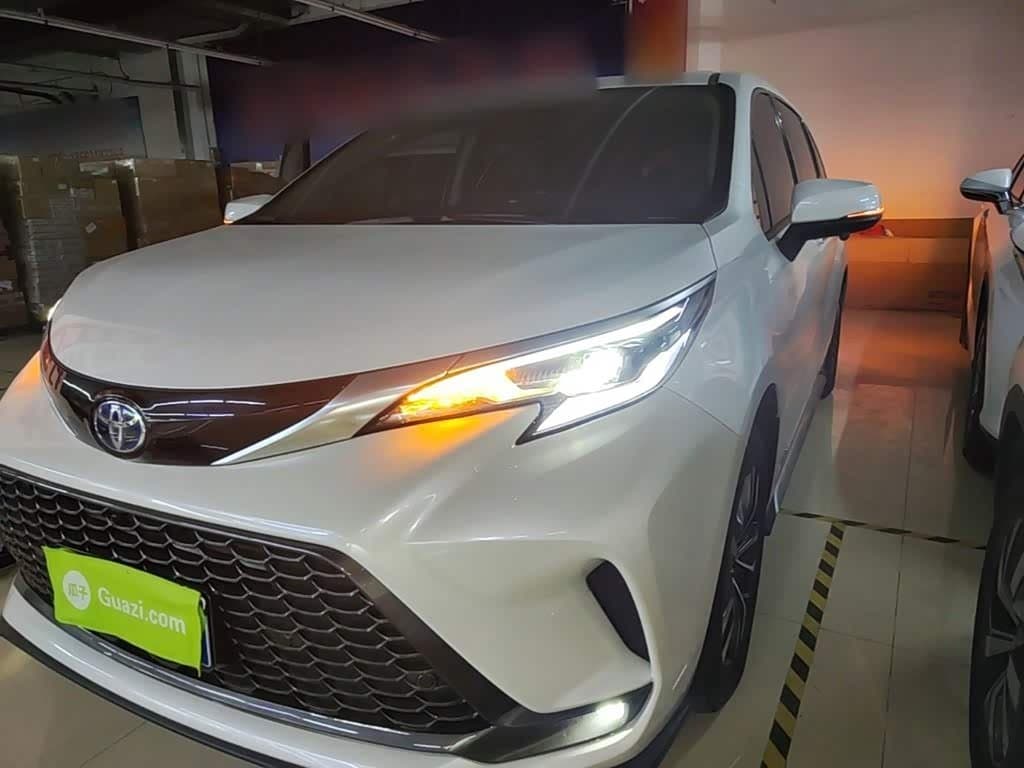 2023 Toyota Granvia White, 66,100 km, China export – photo 1