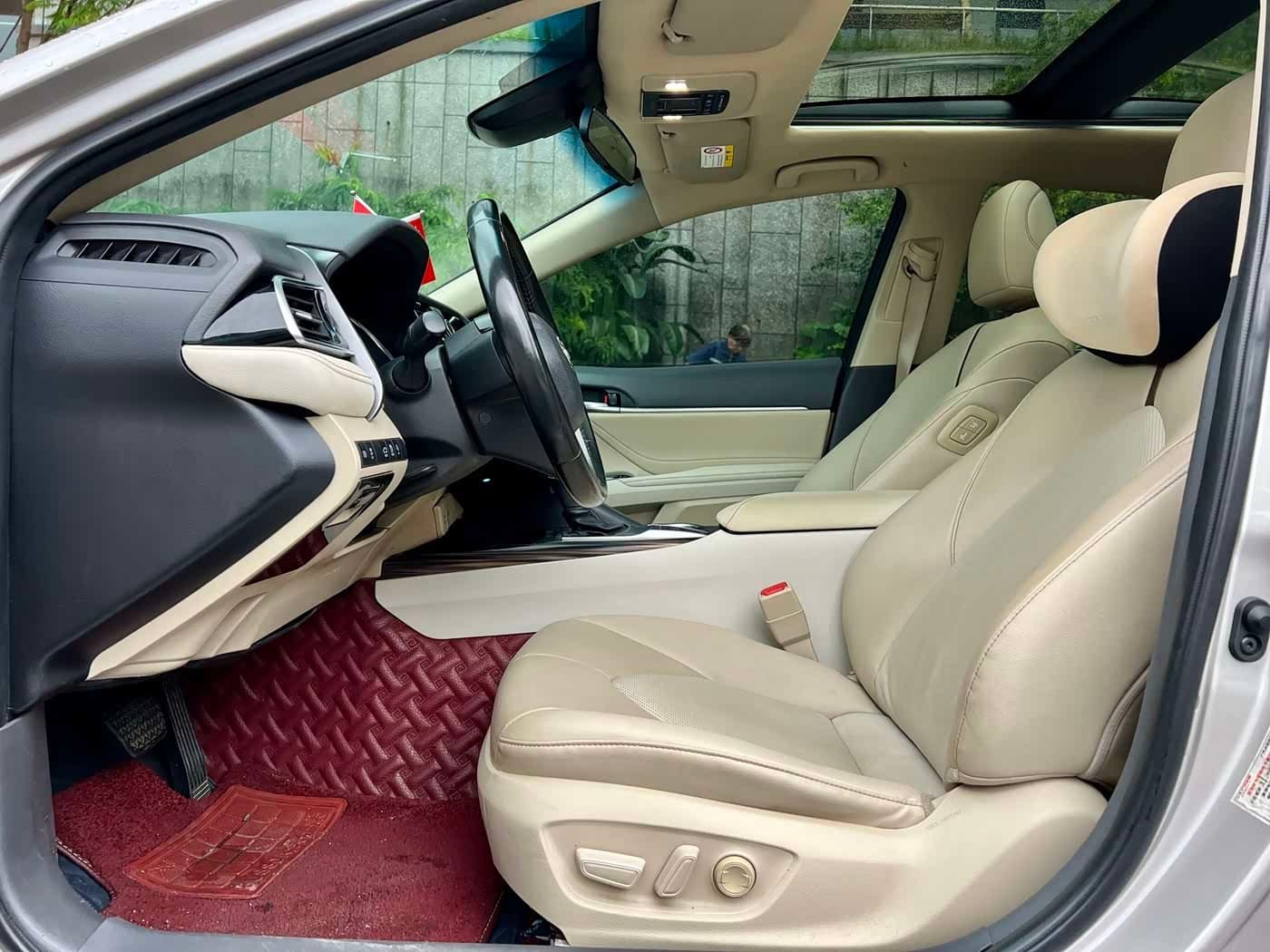 2019 Toyota Camry Champagne, 87,000 km, China export – photo 4
