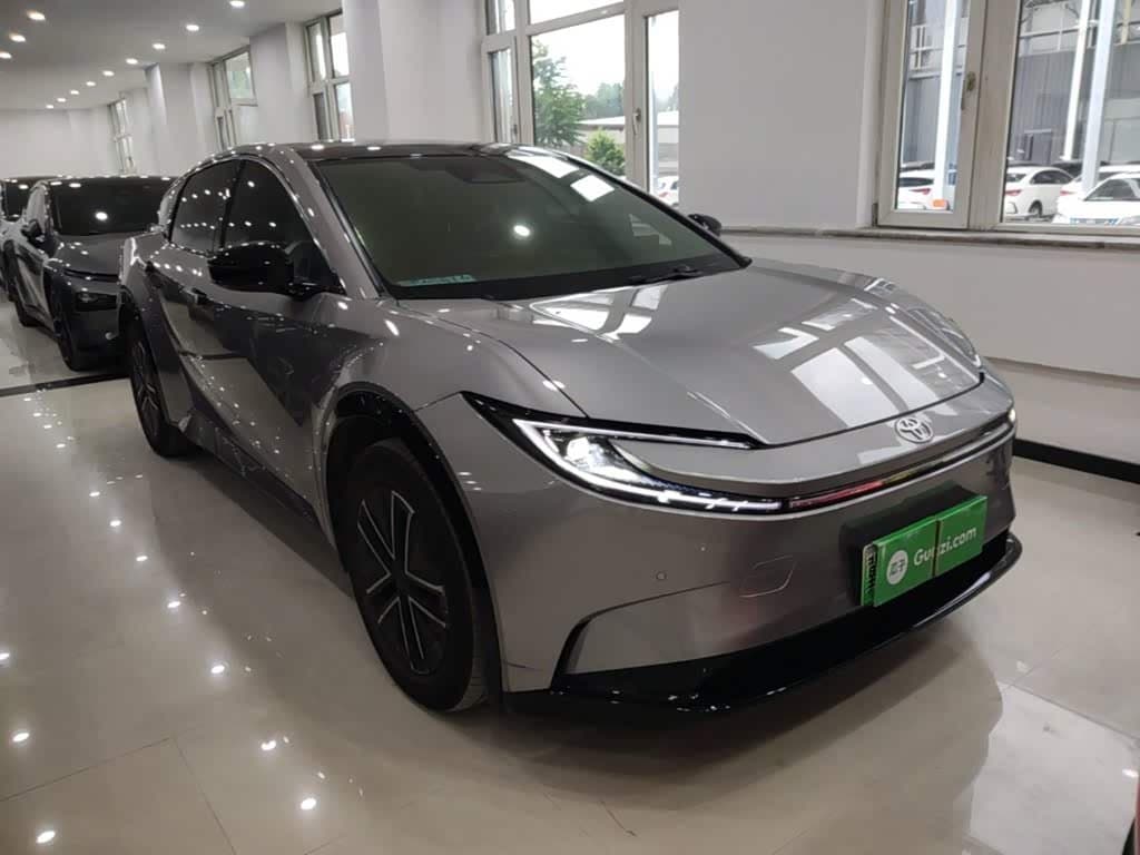 2025 Toyota bZ5 银灰色, 70,600 km, China export – photo 4