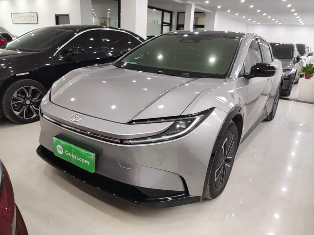 2025 Toyota bZ5 银灰色, 70,600 km, China export – photo 2