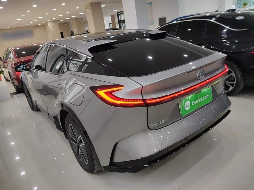 2025 Toyota bZ5 银灰色, 70,600 km, China export – photo 5